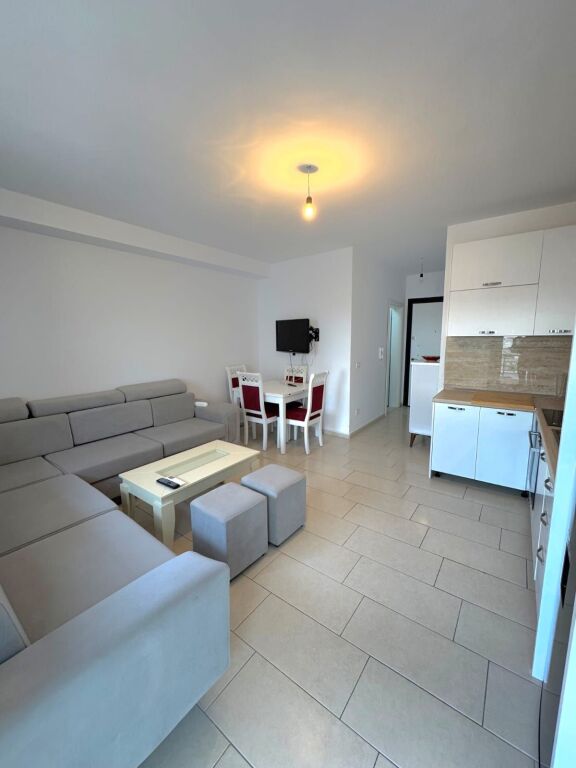 🌊 APARTAMENT MODERN ME QERA DITORE – PLAZH, DURRËS | PRANË HOTEL PALACE &amp; ROYAL G