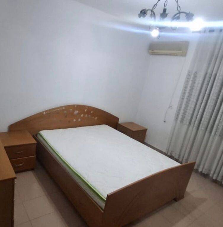 Apartament me qera 1+1 Komuna e Parisit
