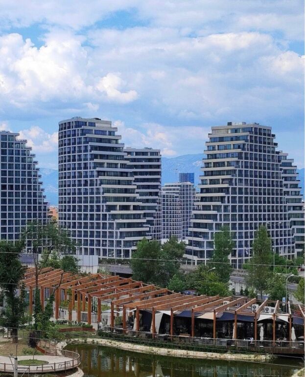 📌LOCALE COMMERCIALE IN AFFITTO – VISTA LAGO