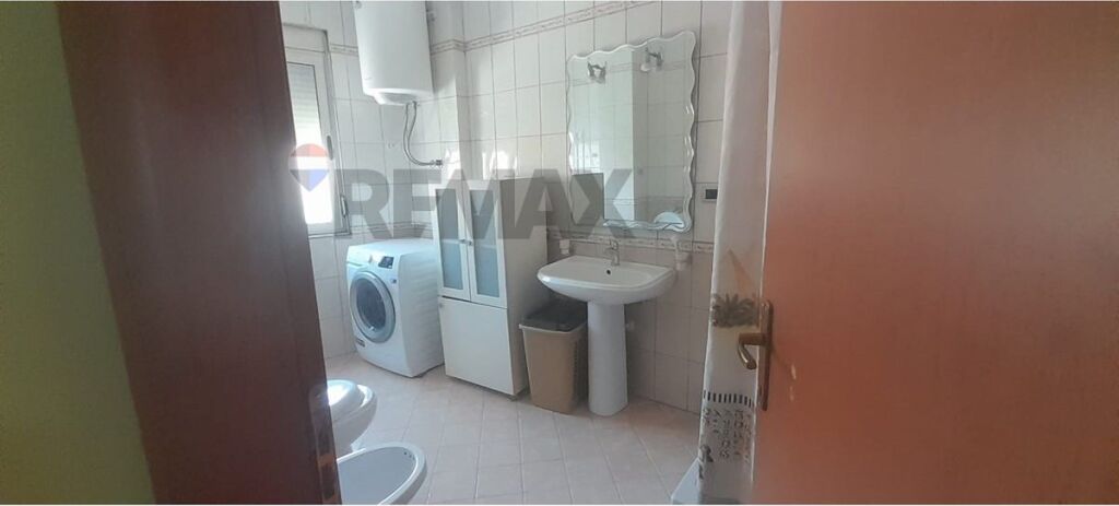 Appartamento - In Affitto - Via Kavaja, Tirana