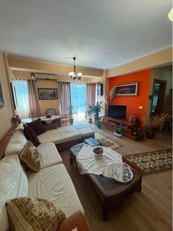 Shitet, Apartament 2+1, Ish-Nisharaku, Bulevardi Gjergj Fishta