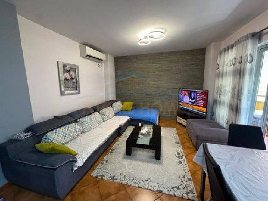 For sale, Apartment 3+1+2+2 Parking Spaces, Building with Arrow