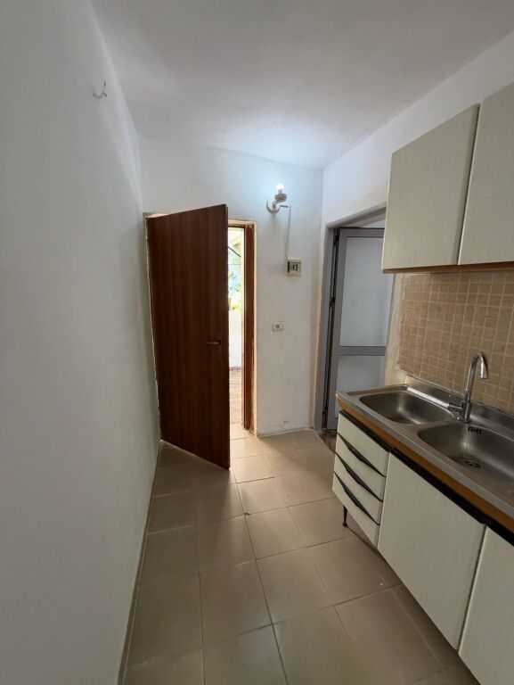 Qera | Garsoniere | Mine Peza | 300 €/muaj