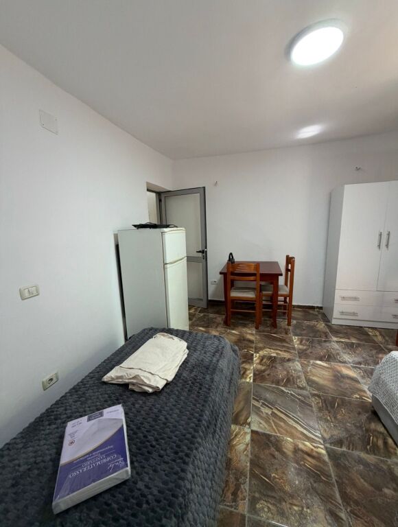 Qera | Garsoniere | Mine Peza | 300 €/muaj