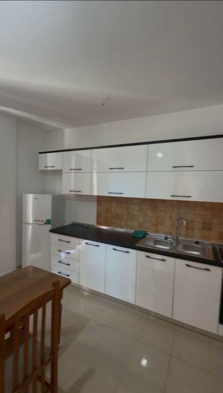 Rent | Apartament 1 + 1 | Xhamlliku | 450 €/month