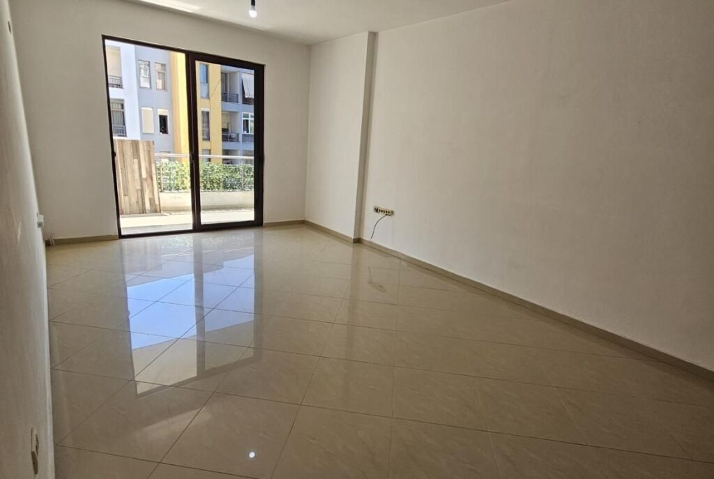 Ne Astir Shitet Apartament 2+1+2 Me Planimetri Perfekte