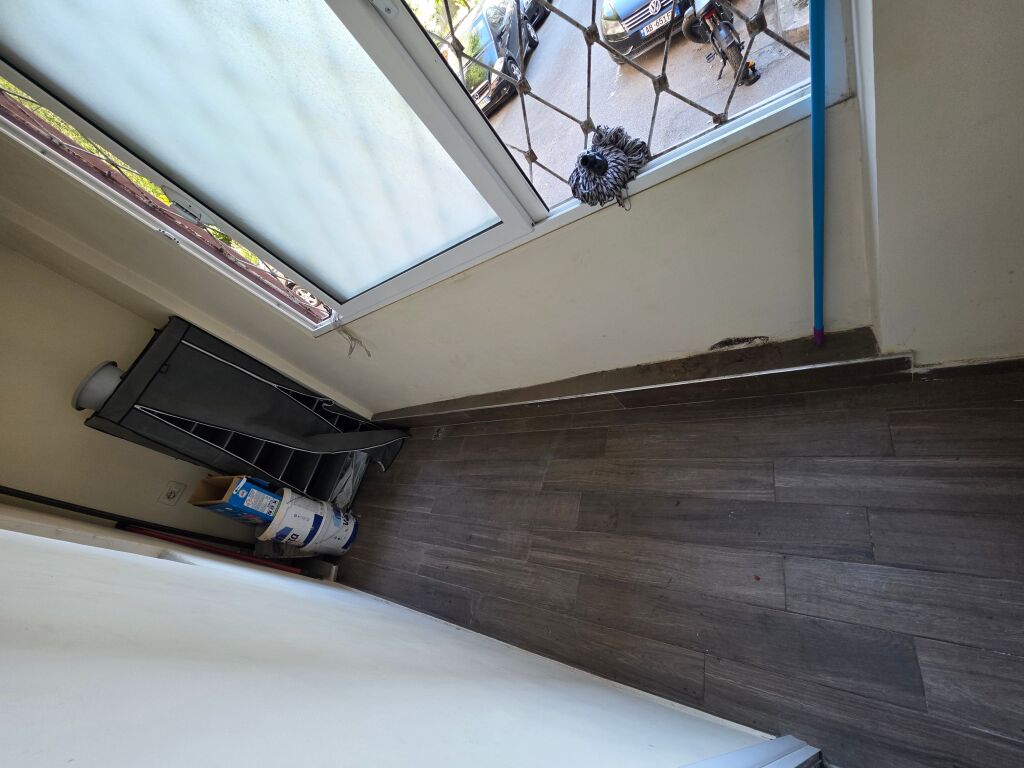 Rr.Kavajes ap me qera 250mij leke