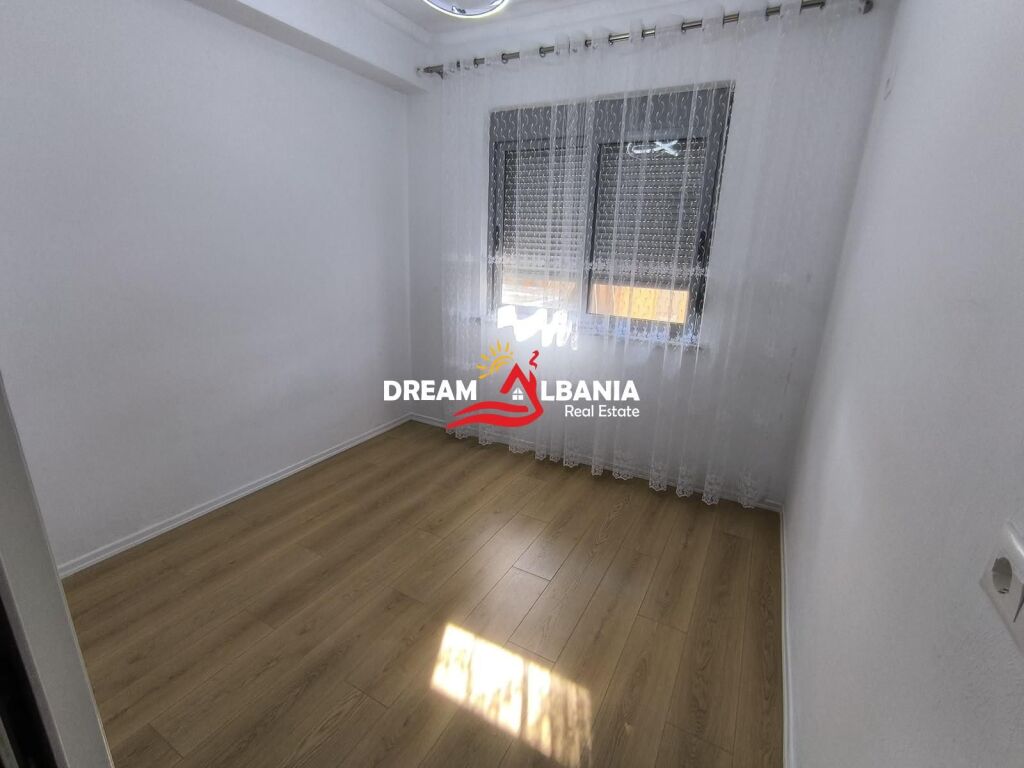 Shitet Apartament 2+1  prane Restorant Freskut, Tirane (ID 41212273)