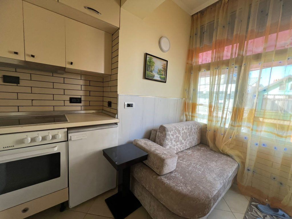 Appartamento 1+1 in Affitto a Frigoriferi, Tirana
