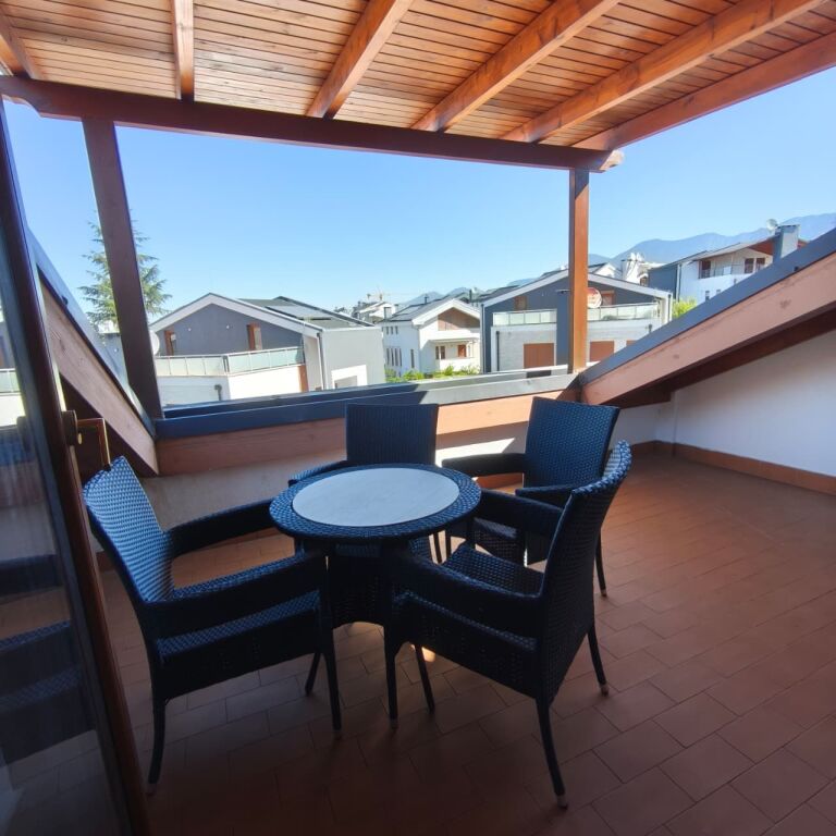 🏡 JEPET ME QIRA | Vilë e Bashkëngjitur në Colombo 2 Residence Teg