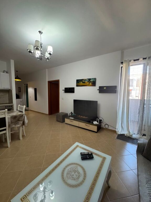 Apartament me qera 1+1- 📍Yzberisht, rruga Panjot Pano, prane furre buke Elenikon