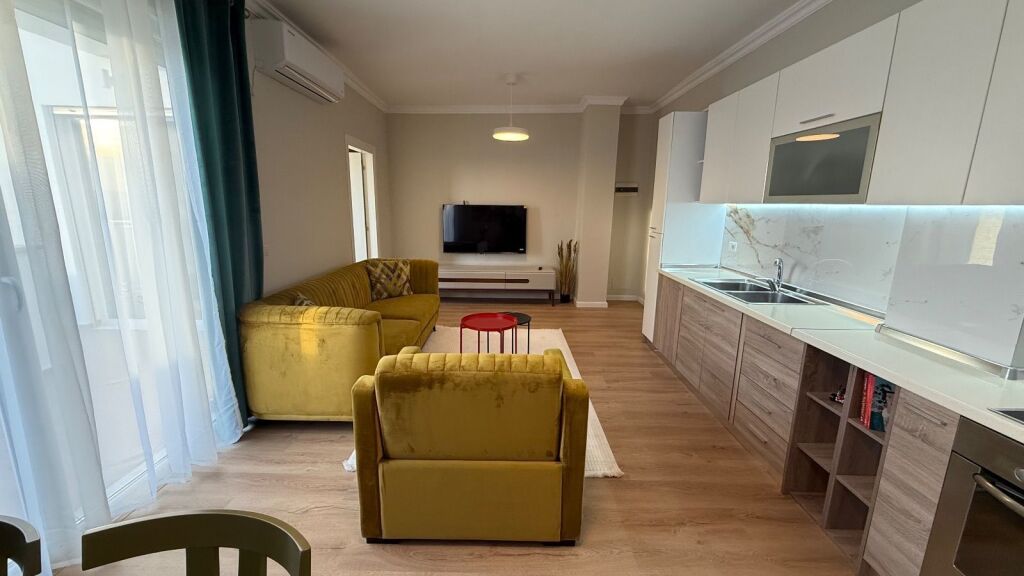 Affitto appartamento 1+1+veranda 23 m2, Fresk vicino a Gaxherrit