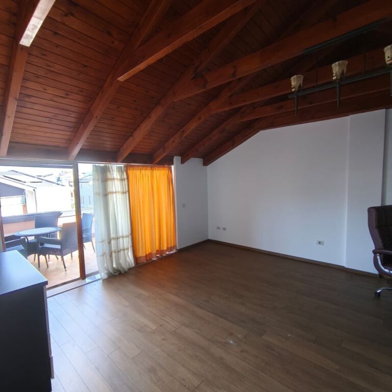 🏡 JEPET ME QIRA VILË E BASHKËNGJITUR – COLOMBO 2, PRANË TEG
