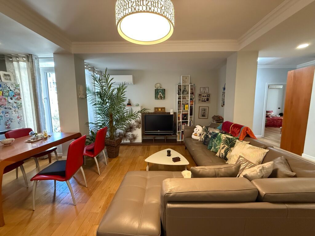 Apartment 2+1+2 for sale, Blloku Tirane