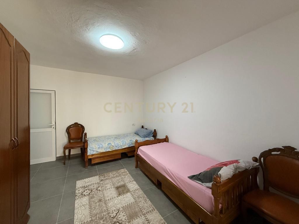 Furnished 2+1 apartment, United School