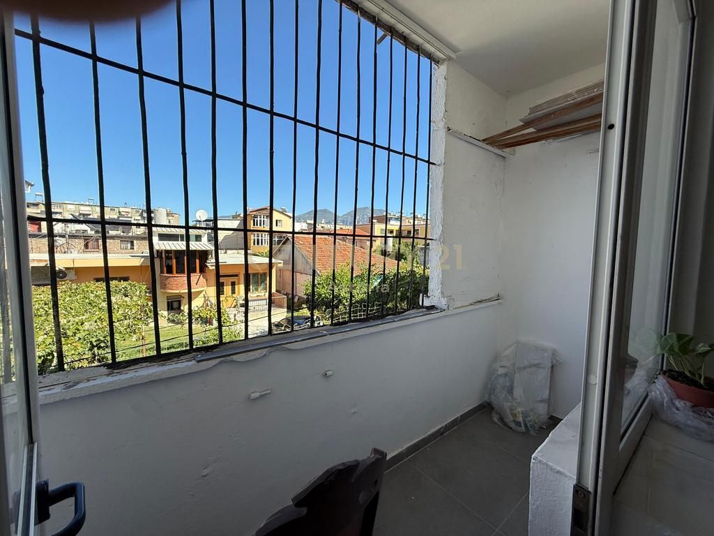 Furnished 2+1 apartment, United School