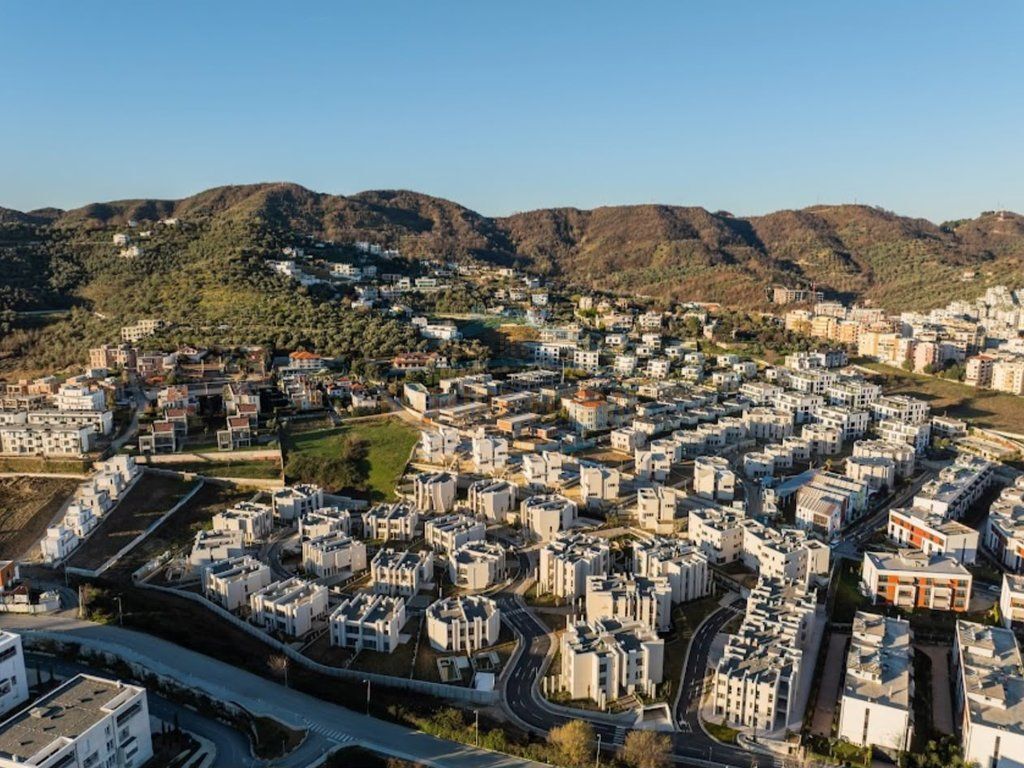 Shitet, Apartament 2+1+2+Post Parkimi, Green Valley, Liqeni I Thate.