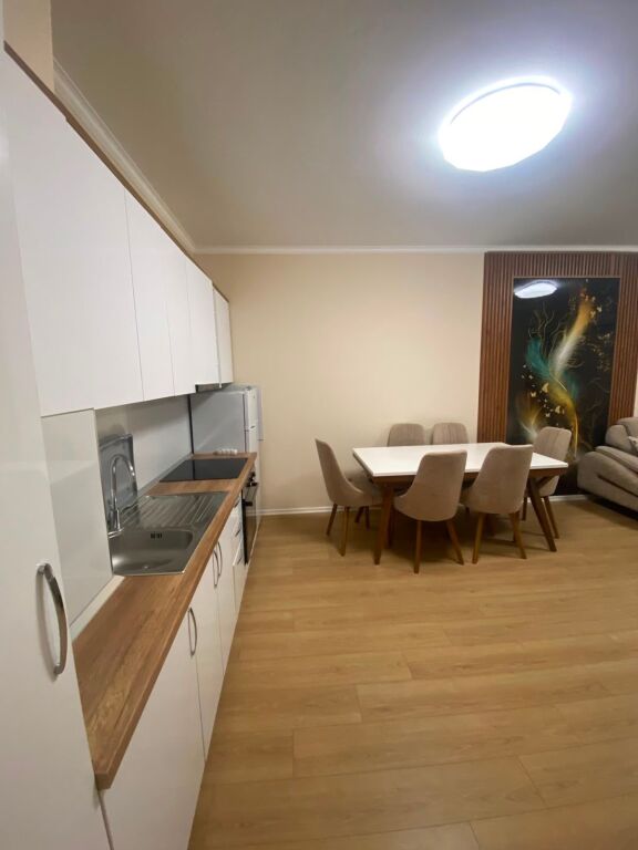 Jepet me qera super apartament 2+1+2+Post Parkimi në Yzberisht