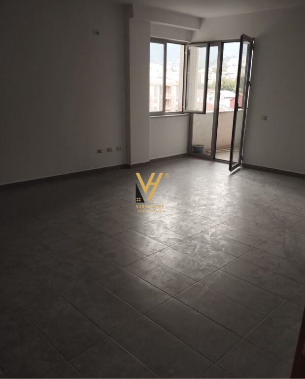 UFFICIO 80 M2 IN AFFITTO A KINOSTUDIO 50.000 LEKE