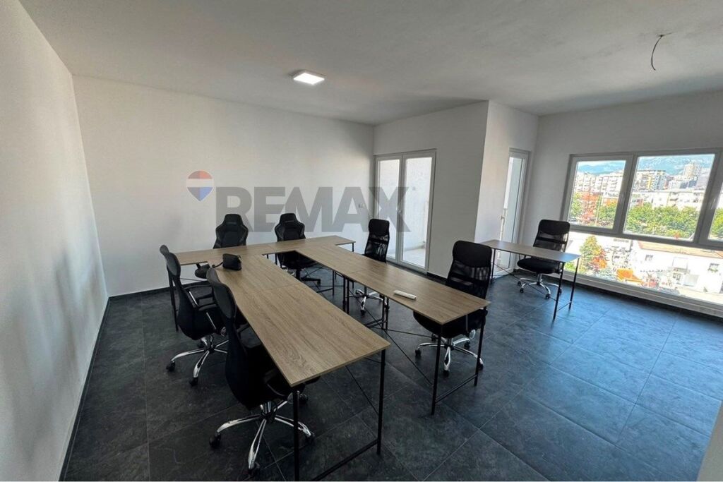 Office space for rent at Zogu i Zi