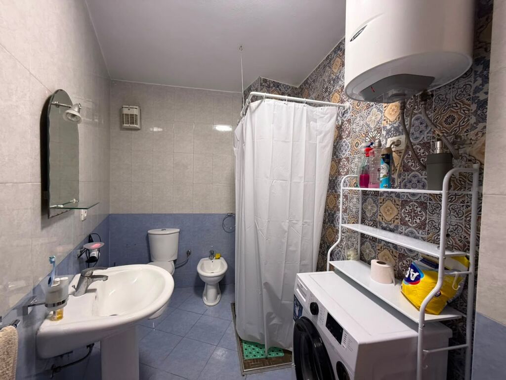APARTAMENT 1+1 ME QIRA, PRANE STADIUMIT "AIR ALBANIA", TIRANE!