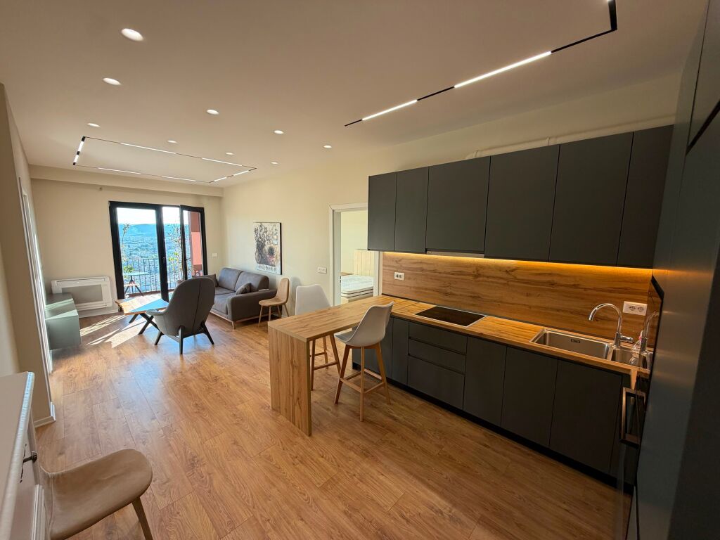 Jepet me qira apartament 2+1+2+post parkimi te Garden Building