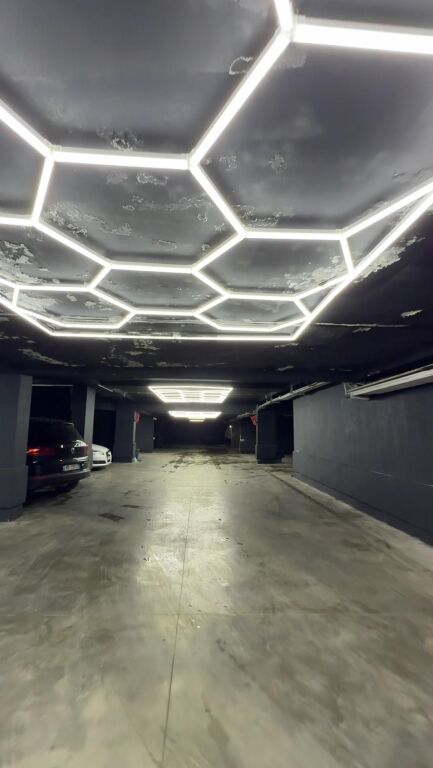 ATTIVITÀ DI AUTODETAIL, AUTOLAVAGGIO E PARCHEGGIO IN VENDITA - VLORE