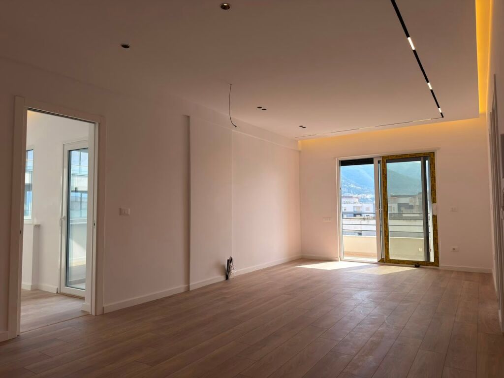 2 bedroom apartment for sale in Lungomare Vlore
