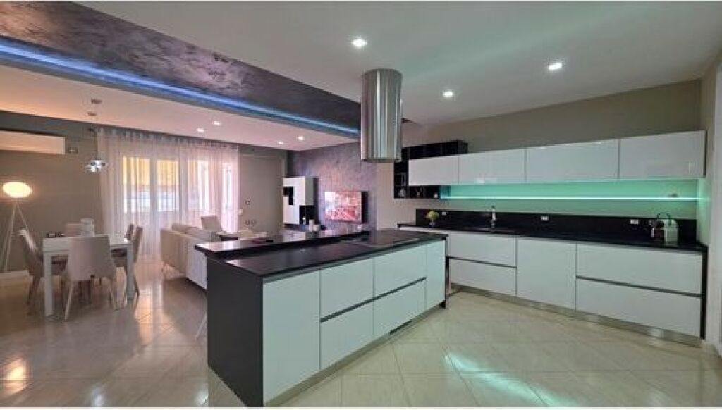 Appartamento moderno 2+1 in vendita a Vlore