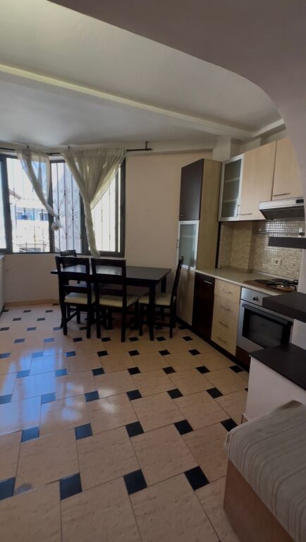 Shitet, Apartament 2+1, Oxhaku, Tiranë