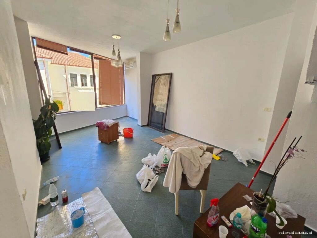 Ufficio in Affitto nel Centro (ID BZ21005) Tirana