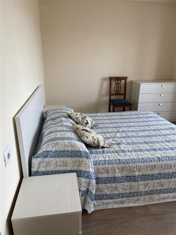 Apartament 1 dhomë gjumi për qira