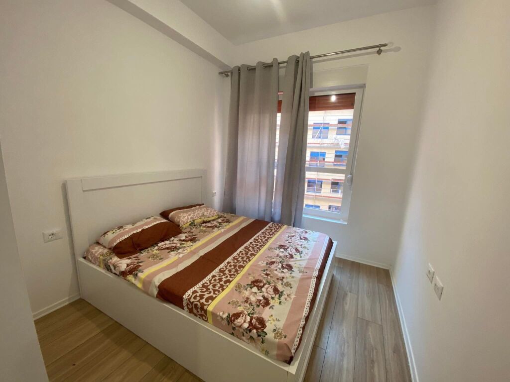 Affittasi 1+1 nel complesso Mangalem 38.000Leke