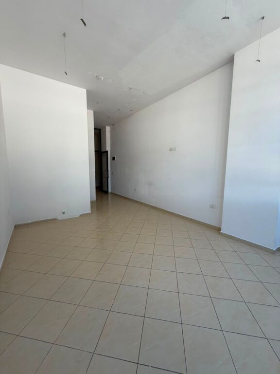 Locale commerciale in affitto ad Astir