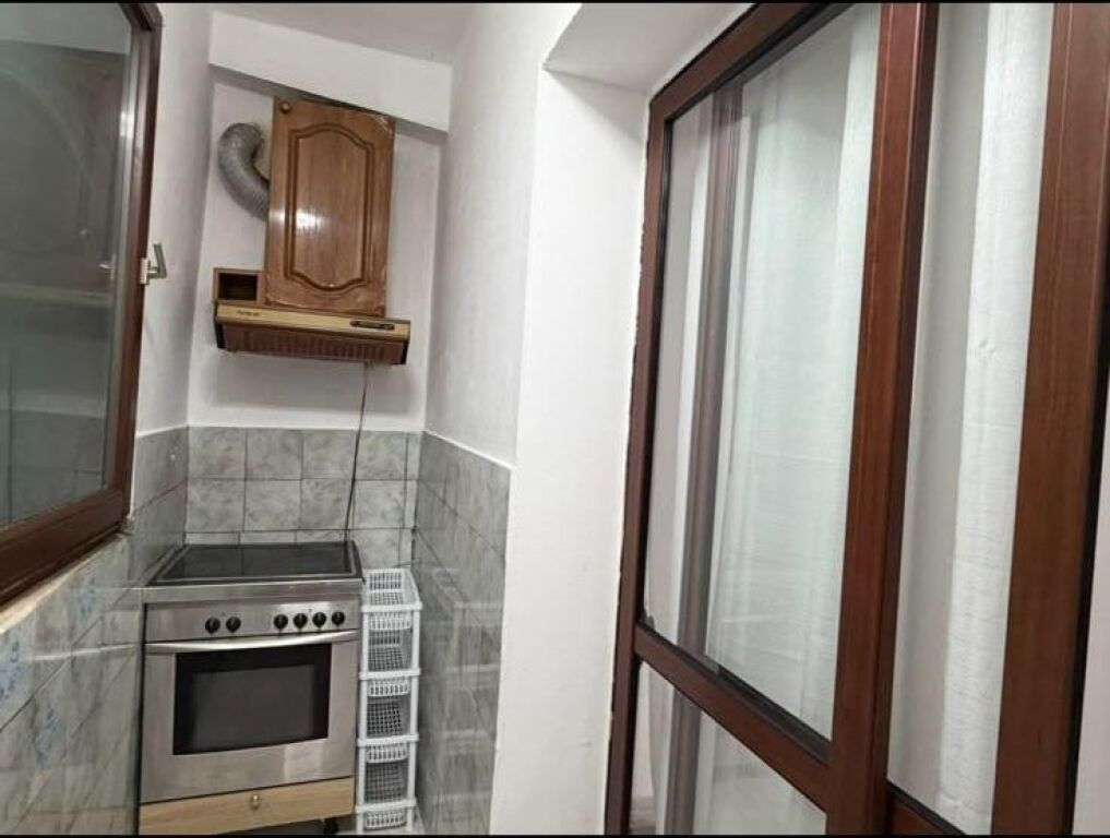 Qera | Garsoniere | Rruga Jorgo Plaku | 300 €/muaj