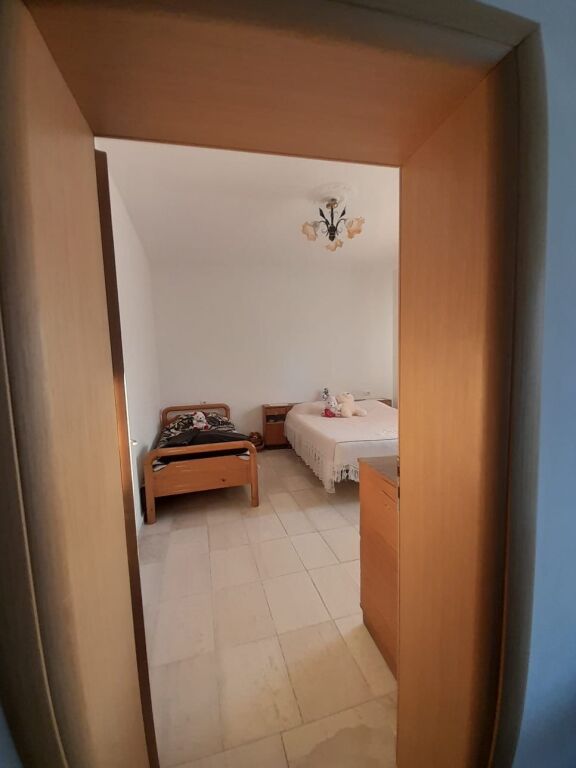 Qera | Shtëpi private 2 + 1 | Rruga Xhanfize Keko | 500 €/muaj