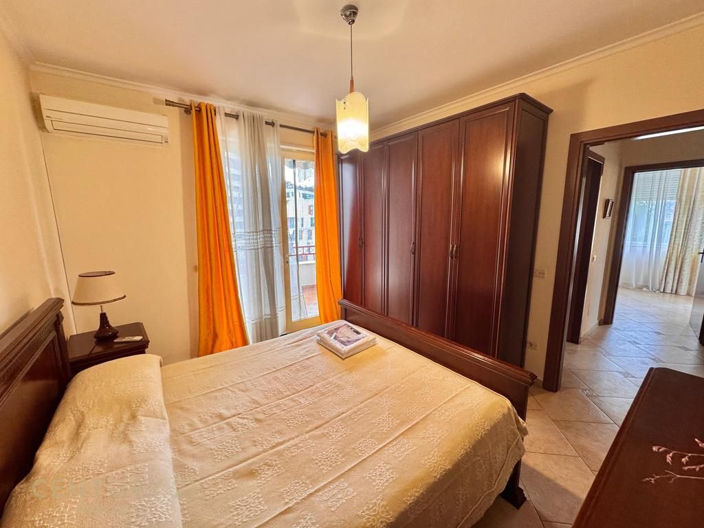 Appartamento 3+1+2 in affitto in Via Elbasan, vicino al liceo "Asim Vokshi"