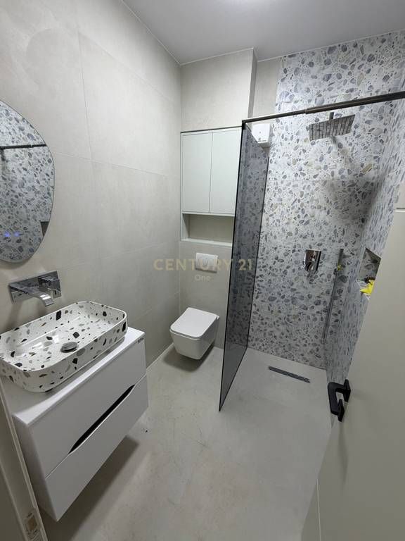SHITET APARTAMENT 2+1 TEK TREGU ELEKTRIK 205,000 €