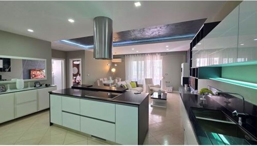 Appartamento moderno 2+1 in vendita a Vlore