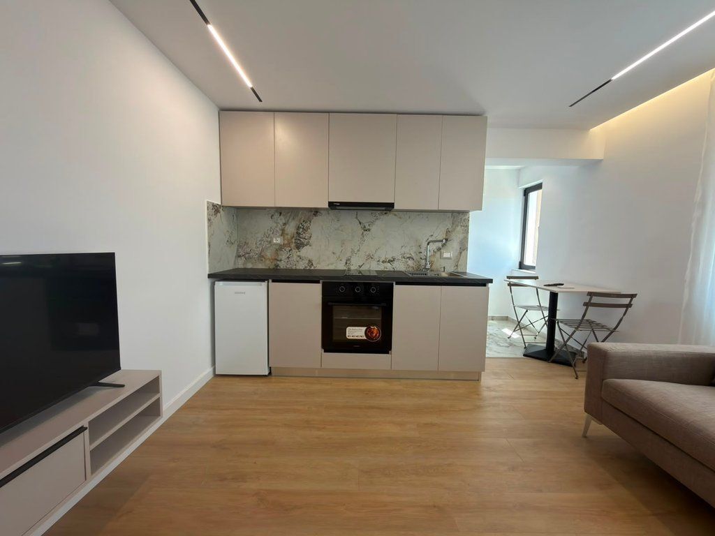 SHESIM APARTAMENT 1+1 PRANE STACIONIT TE TRENIT 130,000 €