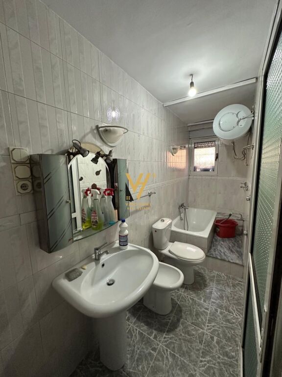 LOCALE COMMERCIALE 72 M2 IN AFFITTO IN VIA DURRES 1.300 EURO