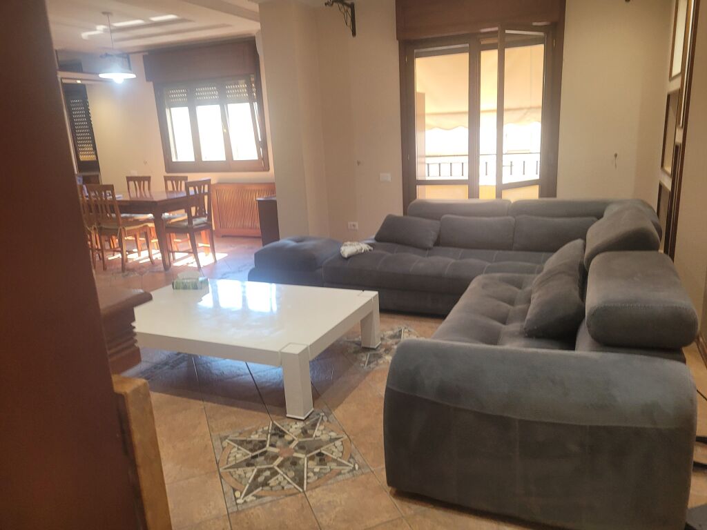 Super 3+1 apartment for rent at Lulishtja, Paris Commune