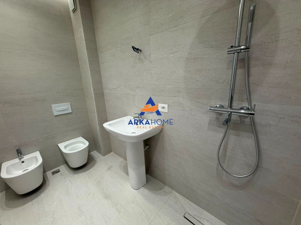 SHITET APARTAMENT 2+1 "REZIDENCA ALBULENA, PASKUQAN" 1500000 LEKE