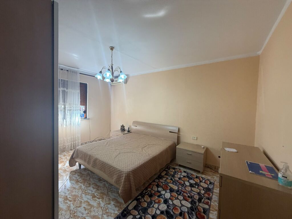 Shitet Apartament 2+1 me Post Parkimi dhe Dyqan – Zona e Ish Parkut të Autobuzave, Tiranë