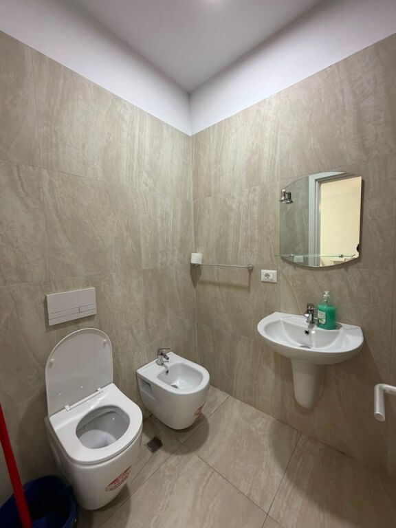 Jepet me qira apartament 1+1 në Univers City