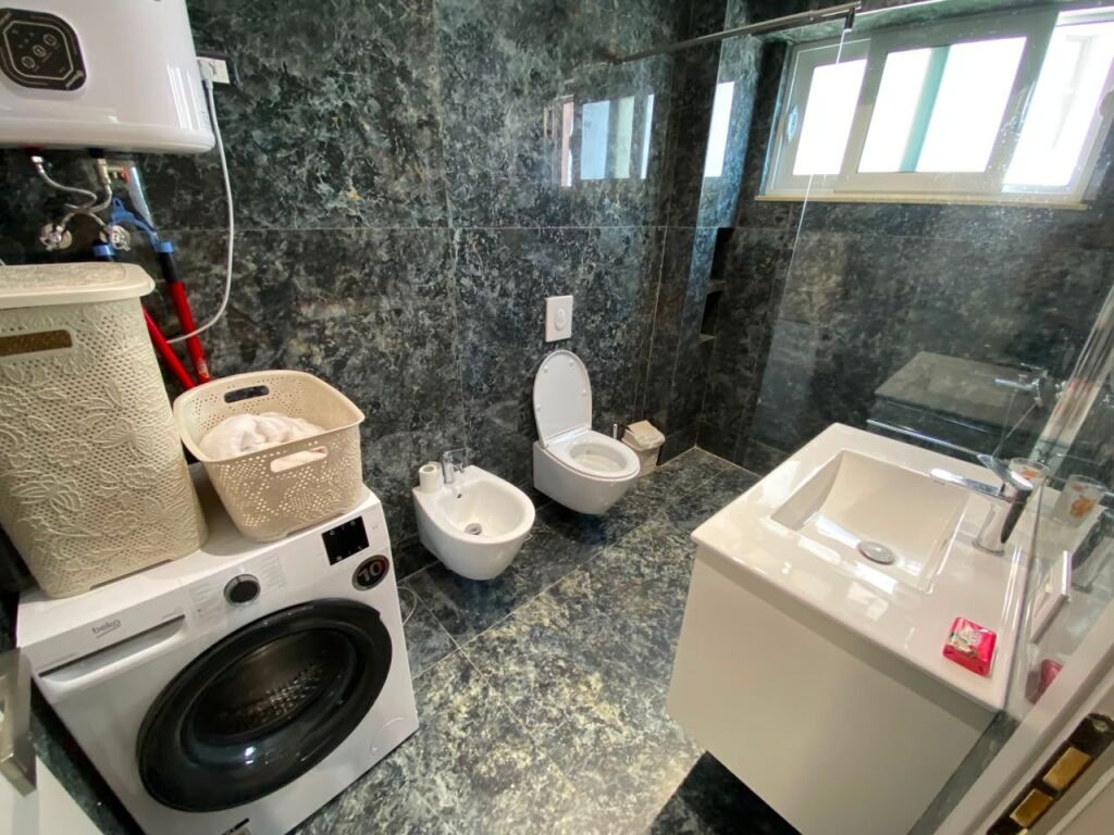 Apartament 2+1 ne hyrje te Durresit, per Shitje!