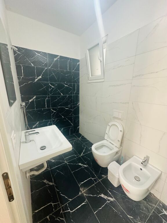 Affittasi Appartamento 2+1+2 Bagni + 1 Balcone
