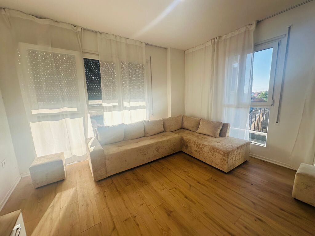 Affittasi Appartamento 2+1+2 Bagni + 1 Balcone