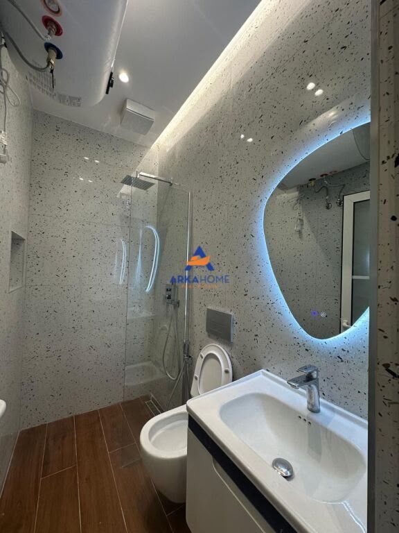 SHITET APARTAMENT 1+1+BALLKON "TE PAZARI I RI" 163000 EURO