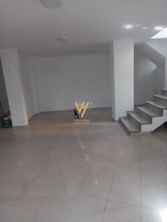 LOCALE COMMERCIALE DI 64 M2 IN AFFITTO PRESSO ALI DEMI 600 EURO